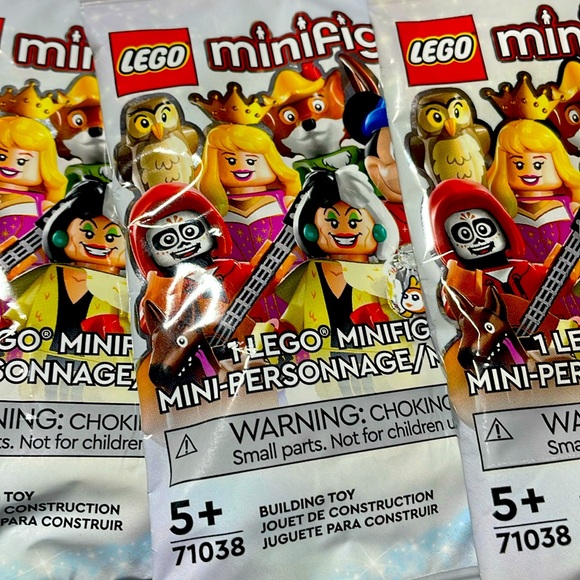 Lego Disney 100 Oswald the Lucky Rabbit - Picture 2 of 5